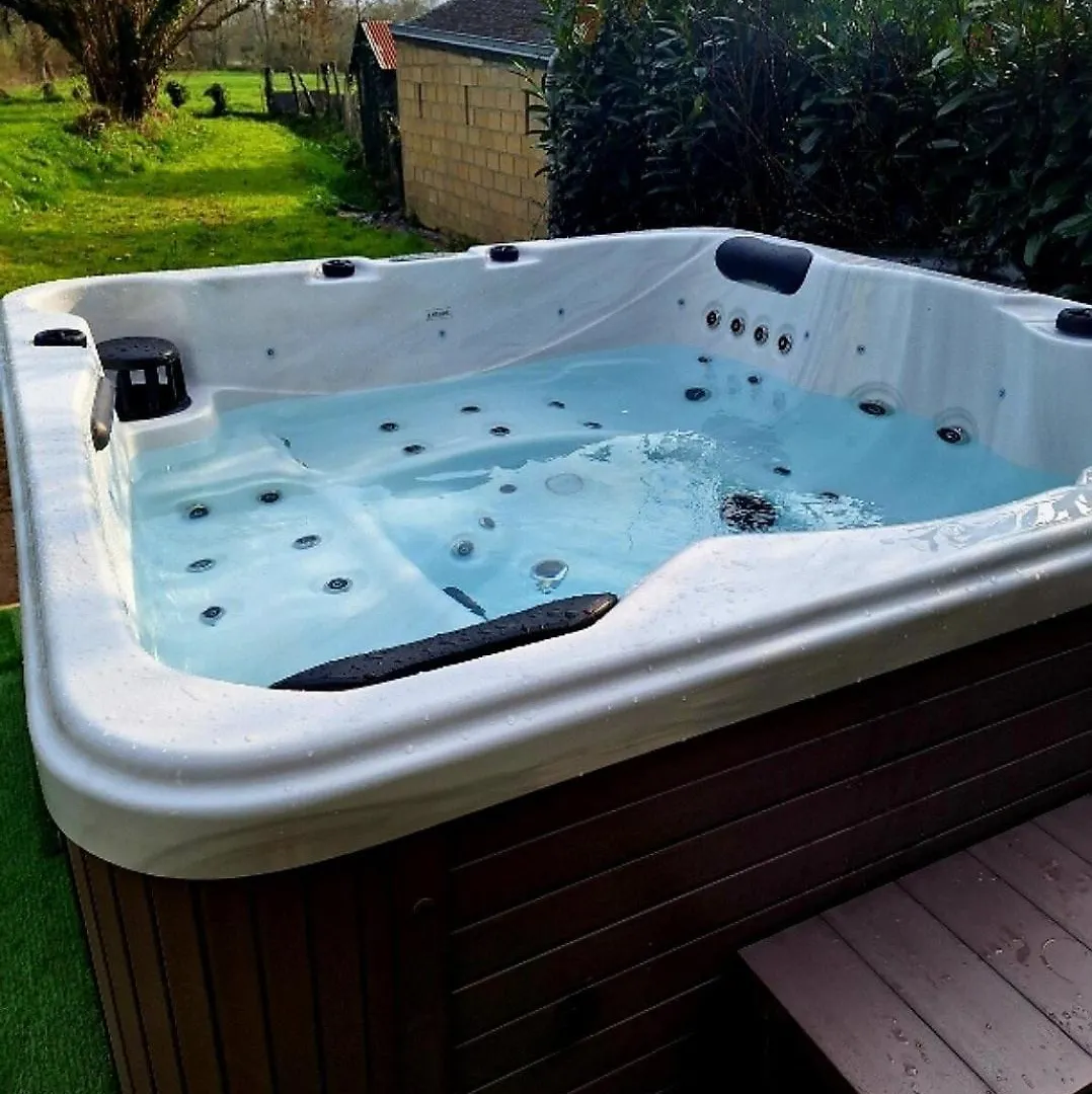 הוילה Servon-sur-Vilaine Longere Avec Jacuzzi Et Jardin A 10 Min De Rennes 0*,