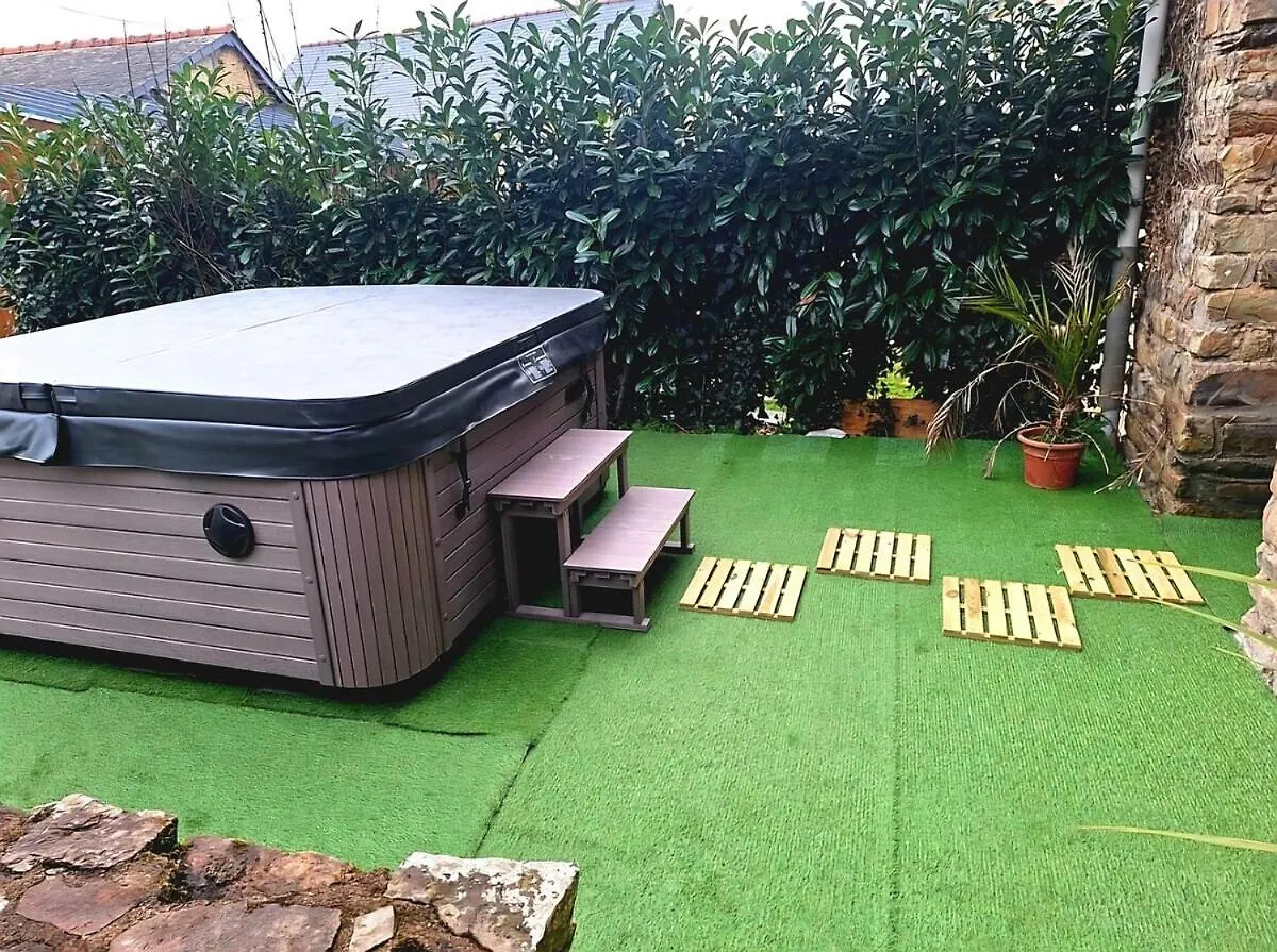 הוילה Servon-sur-Vilaine Longere Avec Jacuzzi Et Jardin A 10 Min De Rennes בית נופש