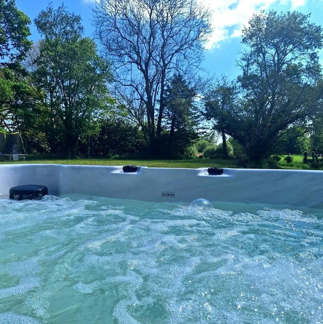 בית נופש הוילה Servon-sur-Vilaine Longere Avec Jacuzzi Et Jardin A 10 Min De Rennes צרפת